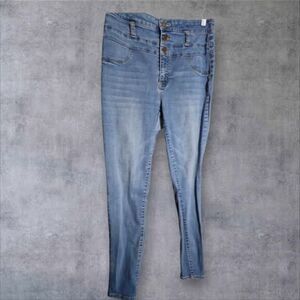 Refuge Triple Button Jeans Size 8 (S60)